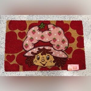 Strawberry Shortcake outdoor doormat rug - Red and Pink